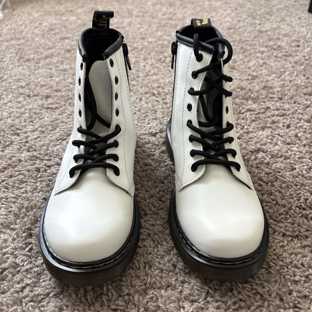 Dr. Martens Shoes Womens Size 5M Ankle Combat Boots Airwair Leather White JY004